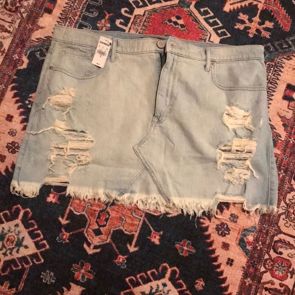 Cut off denim skirt